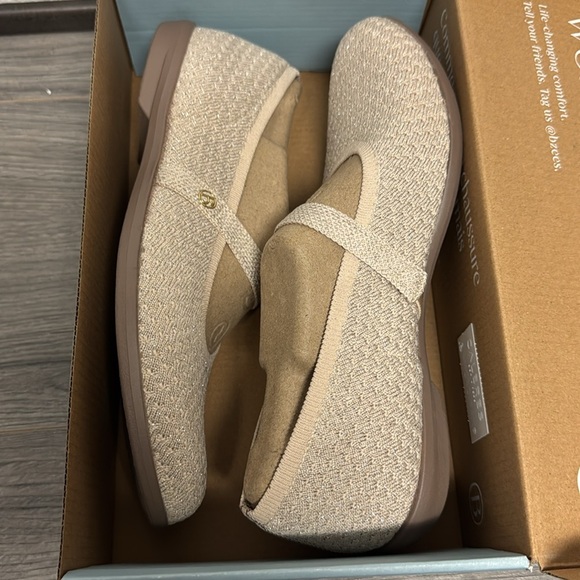 Bzees Keynote Mary Jane Flat - Picture 2 of 6